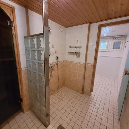 Saunallista Omakotitalomajoitusta Kuusamon Keskustan Tuntumassa דירה קוסאמו