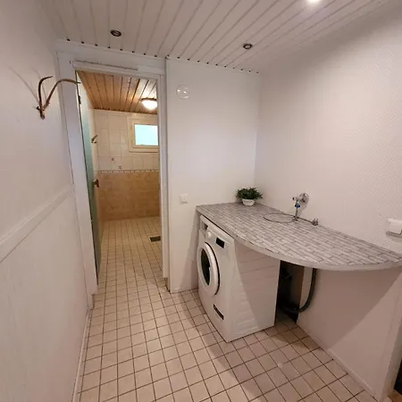 Saunallista Omakotitalomajoitusta Kuusamon Keskustan Tuntumassa * Kuusamo