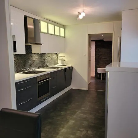 Saunallista Omakotitalomajoitusta Kuusamon Keskustan Tuntumassa Apartment *