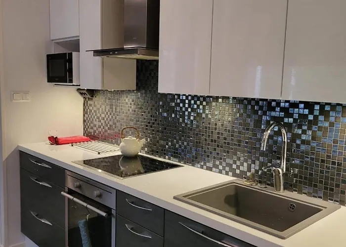 Saunallista Omakotitalomajoitusta Kuusamon Keskustan Tuntumassa *