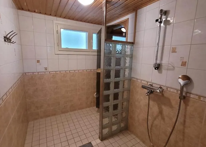 Saunallista Omakotitalomajoitusta Kuusamon Keskustan Tuntumassa * קוסאמו