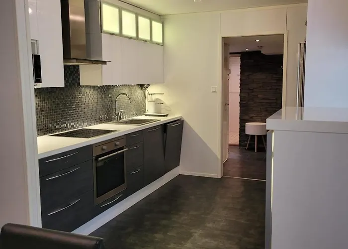 Saunallista Omakotitalomajoitusta Kuusamon Keskustan Tuntumassa דירה *